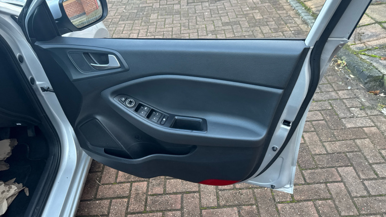 Hyundai i20 1.2 MPi Premium Nav 5dr Petrol Hatchback